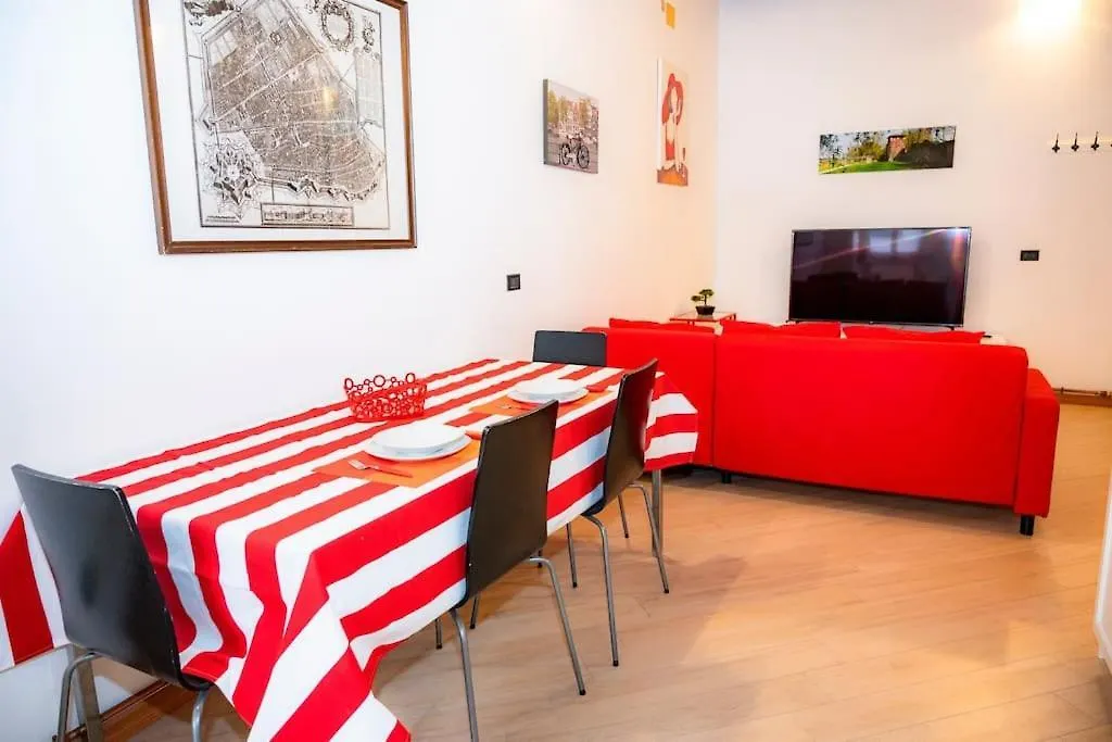 City Center Modern House In Medieval Area Ferrara Apartment